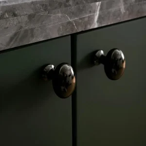 Eleganta Massiva Messingskåpsknoppar - Premium Italienskt Hantverk