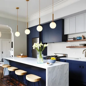 LunaSphere – Vit Glaspendellampa i Modern Nordic Design