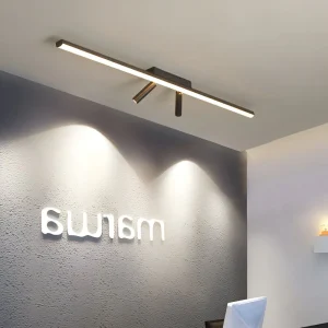 LinéaLux – Chic LED-Skena Lampa med Justerbara Spotlights för Sovrum & Kök