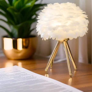 Feather Glow - Handgjord Bordslampa med Strutsfjädrar för en Romantisk Atmosfär
