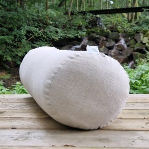 Rund kudde från polonia Natural design i tyg i 50% lin och 50% bomull