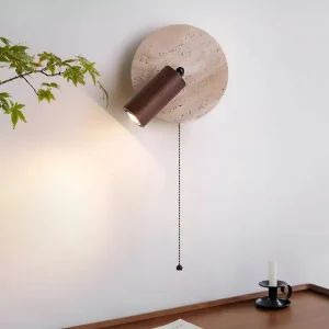 LumoStone – Mini Rund LED Vägglampa | Svängbar Vägglampa i Travertin & Trä