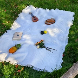 Vit Boho-picknickfilt med Tofsar – 90 x 150 cm, Bomullsblandad Utomhusmatta, Tvättbar